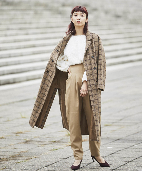 and R（アンドアール）の「サイドスリットロングコート（チェスターコート・レディース・ベージュ/ブラウン/ブラック・FREE）」の14枚目の写真