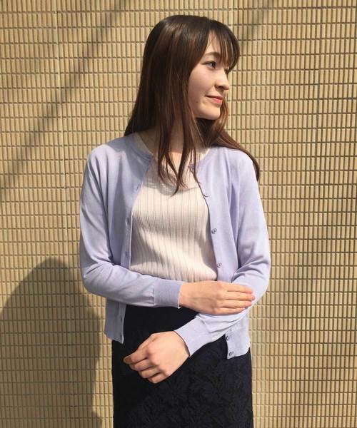 A/C DESIGN BY ALPHA CUBIC(エーシーデザインバイアルファキュービック)の「春夏カラークルーネックカーディガン(カーディガン/ボレロ・レディース・ラベンダー/ネイビー/グリーン/ピンク・M size/L size)」の3枚目の写真