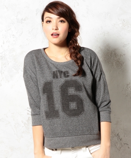 green label relaxing（グリーンレーベルリラクシング）の「NYC 16 スウェット GLR12（スウェット・レディース・ホワイト/ダークグレー・フリー）」の2枚目の写真