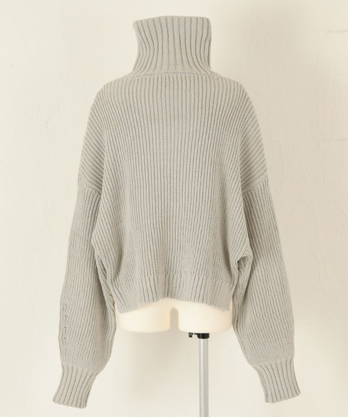 titivate(ティティベイト)の「ボリュームニット(ニット/セーター・レディース・アイボリー/ライトベージュ/ライトグレー/ライトブラウン/チャコール/ブラック・S/M)」の15枚目の写真