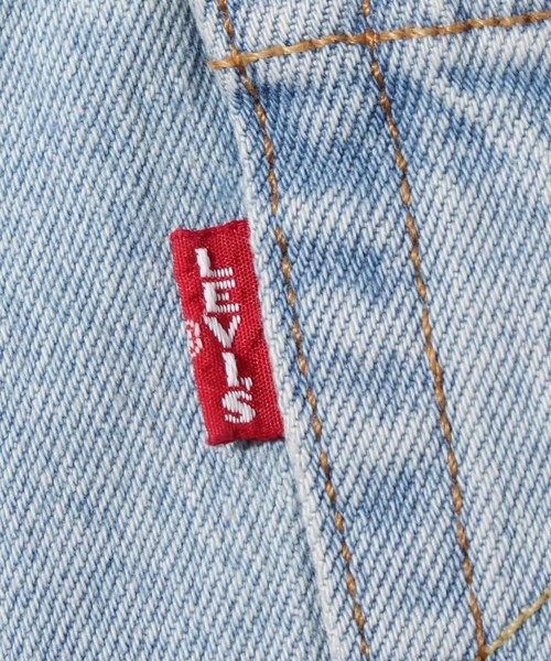 Levi's(リーバイス)の「501(R) ハイライズショーツ DIBS W/ TAPE(デニムパンツ・レディース・ライトインディゴブルー・28inch/24inch/26inch/25inch)」の5枚目の写真
