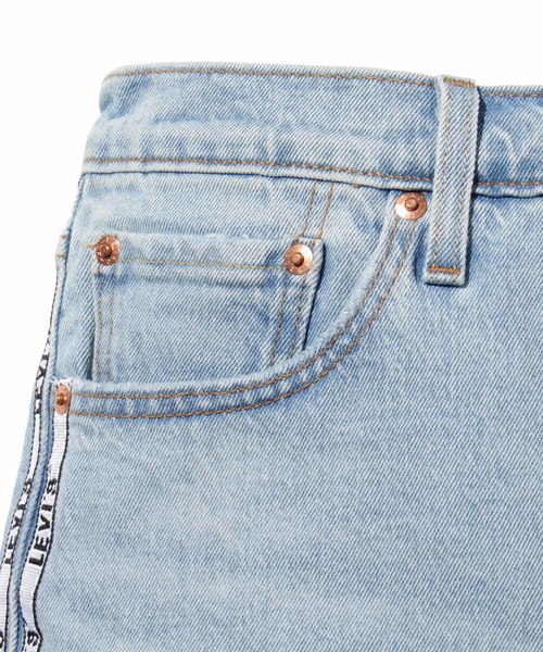 Levi's(リーバイス)の「501(R) ハイライズショーツ DIBS W/ TAPE(デニムパンツ・レディース・ライトインディゴブルー・28inch/24inch/26inch/25inch)」の6枚目の写真
