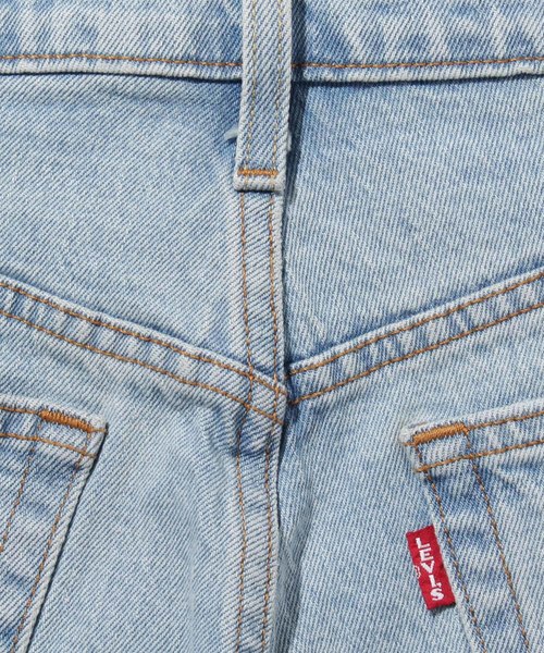 Levi's(リーバイス)の「501(R) ハイライズショーツ DIBS W/ TAPE(デニムパンツ・レディース・ライトインディゴブルー・28inch/24inch/26inch/25inch)」の9枚目の写真