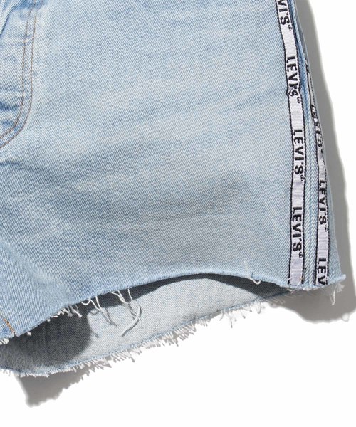 Levi's(リーバイス)の「501(R) ハイライズショーツ DIBS W/ TAPE(デニムパンツ・レディース・ライトインディゴブルー・28inch/24inch/26inch/25inch)」の10枚目の写真