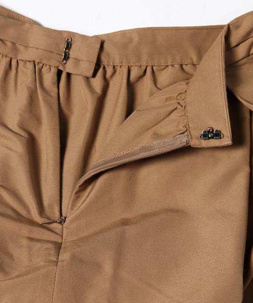 Demi-Luxe BEAMS(デミルクス ビームス)の「Demi-Luxe BEAMS / タフタタック フレアースカート(スカート・レディース・ブラック/カーキ・38/36)」の4枚目の写真