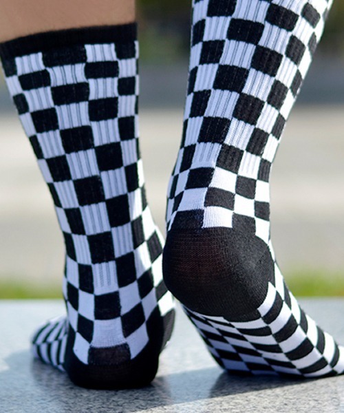 Fun & Daily（ファンアンドデイリー）の「F&D : チェッカーデザインリブソックス（ソックス/靴下・メンズ・ホワイト/ブラック/レッド・FREE）」の5枚目の写真