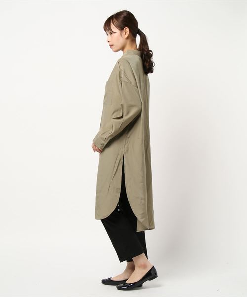 LOWRYS FARM（ローリーズファーム）の「フカスリットシャツワンピース　867210（ワンピース・レディース・ベージュ/アイボリー/カーキ・FREE）」の4枚目の写真