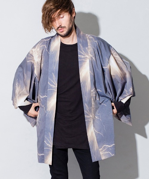 NO ID.(ノーアイディ)の「mcg2770-ワイドスリーブガウン(カーディガン/ボレロ・メンズ・イエロー/ブルー/パープル・ONE SIZE)」の17枚目の写真