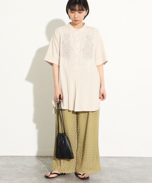 Factor=（ファクターイコール）の「バンドカラー刺繍ビッグシャツ（シャツ/ブラウス・レディース・イエロー×グリーン/ホワイト/ライトベージュ・FREE）」の16枚目の写真