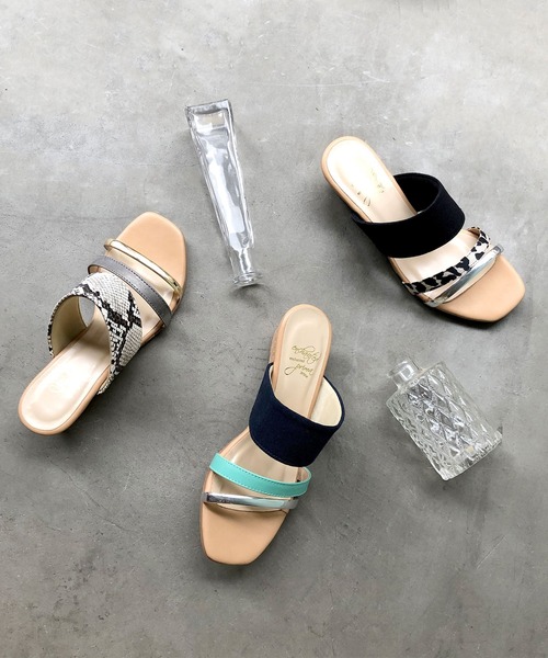 enchanted prima(エンチャンテッドプリマ)の「バイカラーストラップウエッジミュールサンダル(サンダル・レディース・ブルー/ブラックミックス/パイソン・LL/S/M/L)」の1枚目の写真