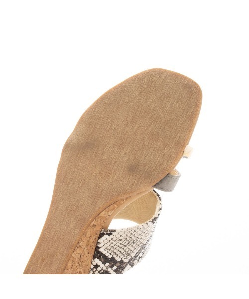 enchanted prima(エンチャンテッドプリマ)の「バイカラーストラップウエッジミュールサンダル(サンダル・レディース・ブルー/ブラックミックス/パイソン・LL/S/M/L)」の17枚目の写真