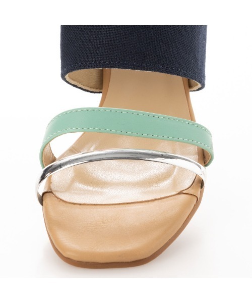 enchanted prima(エンチャンテッドプリマ)の「バイカラーストラップウエッジミュールサンダル(サンダル・レディース・ブルー/ブラックミックス/パイソン・LL/S/M/L)」の8枚目の写真