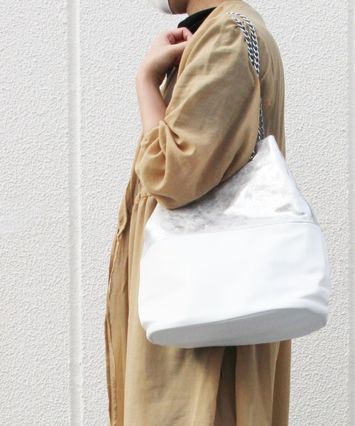 ground green store（グラウンドグリーンストア）の「YV / 098# / 2wayチェーントートバッグ（トートバッグ・レディース・ベージュ/カーキ/ホワイト・FREE）」の8枚目の写真