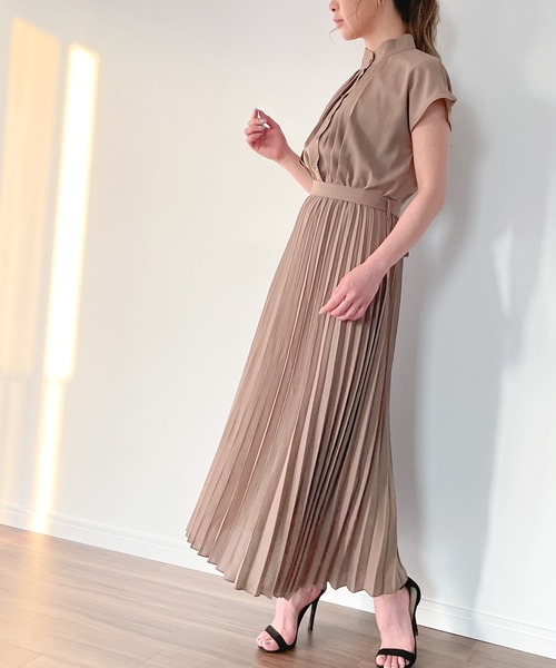JUNOAH（ジュノア）の「フレンチスリーブプリーツワンピース