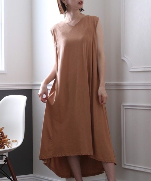 ElegChic(エレグシック)の「Aライン タック ワンピース(ワンピース・レディース・チャコールグレー/ブラック/モカ・4L/M/XL)」の3枚目の写真