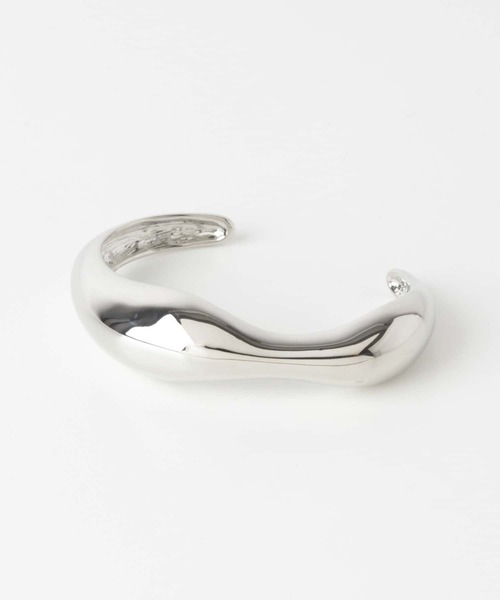 SMELLY（スメリー）の「リキッドライクメタルバングル（バングル/リストバンド・レディース・シルバー・-）」の4枚目の写真