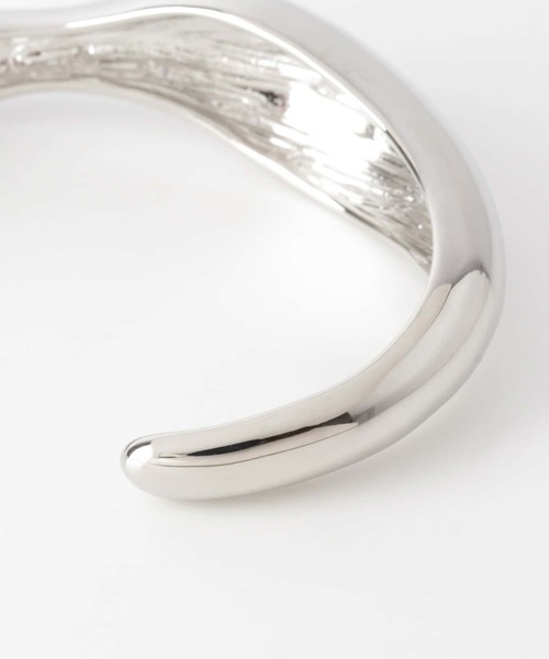 SMELLY（スメリー）の「リキッドライクメタルバングル（バングル/リストバンド・レディース・シルバー・-）」の2枚目の写真