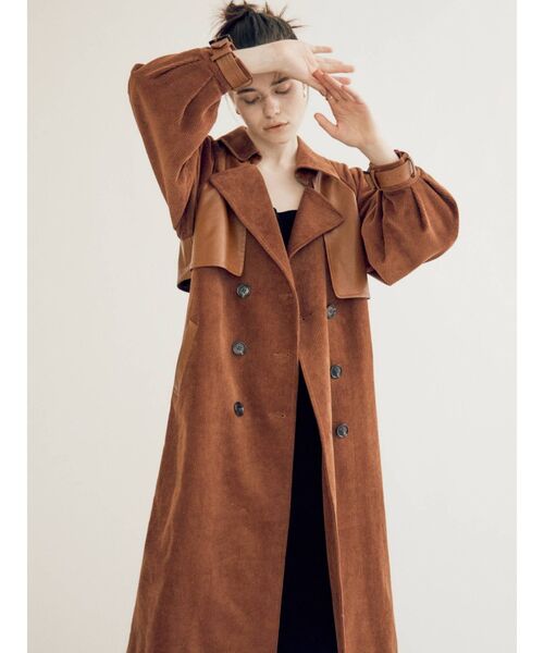 EVRIS（エヴリス）の「コーデュロイフェイクレザーコンビコート（トレンチコート・レディース・ブラック/ベージュ/ブラウン・FREE）」の17枚目の写真