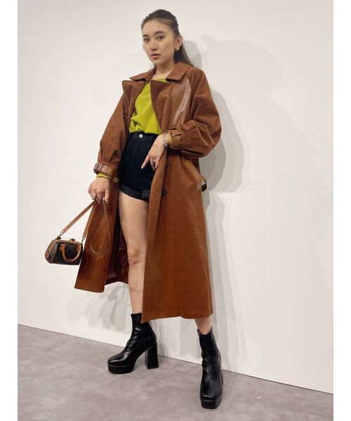 EVRIS（エヴリス）の「コーデュロイフェイクレザーコンビコート（トレンチコート・レディース・ブラック/ベージュ/ブラウン・FREE）」の22枚目の写真