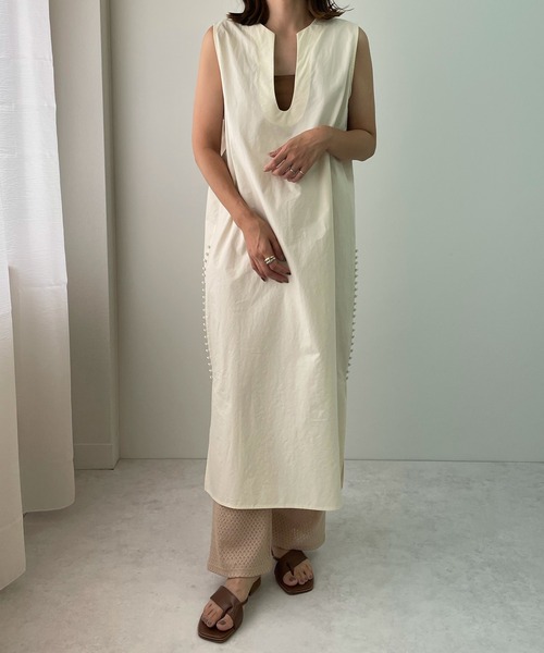 LE MORE(リモア)の「Uネックデザインベストワンピース(ワンピース・レディース・ベージュ/アイボリー・FREE)」の8枚目の写真