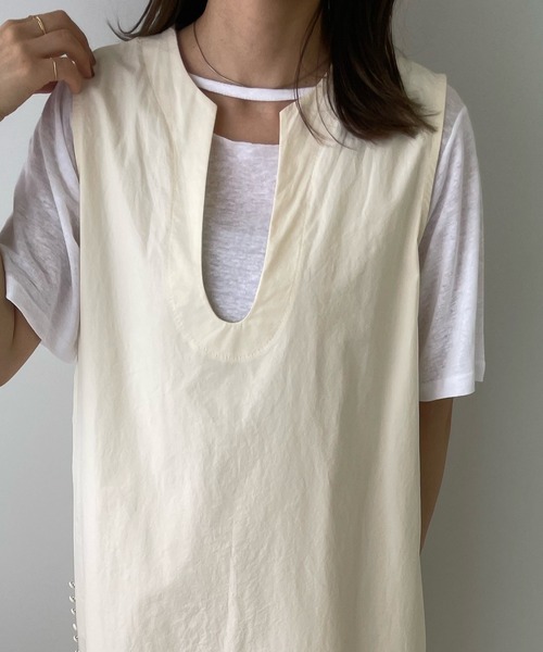 LE MORE(リモア)の「Uネックデザインベストワンピース(ワンピース・レディース・ベージュ/アイボリー・FREE)」の11枚目の写真