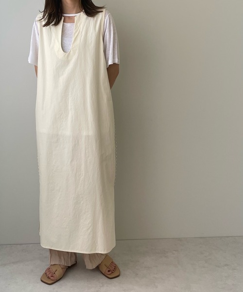 LE MORE(リモア)の「Uネックデザインベストワンピース(ワンピース・レディース・ベージュ/アイボリー・FREE)」の6枚目の写真