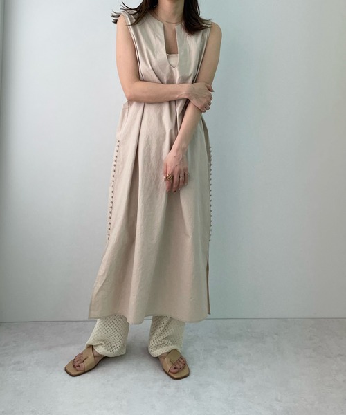 LE MORE(リモア)の「Uネックデザインベストワンピース(ワンピース・レディース・ベージュ/アイボリー・FREE)」の12枚目の写真