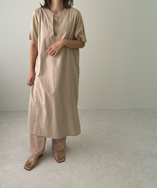 LE MORE(リモア)の「Uネックデザインベストワンピース(ワンピース・レディース・ベージュ/アイボリー・FREE)」の7枚目の写真