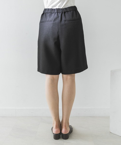 URBAN RESEARCH(アーバンリサーチ)の「オックスハーフパンツ(その他パンツ・レディース・ベージュ/ブラック・36/38)」の10枚目の写真