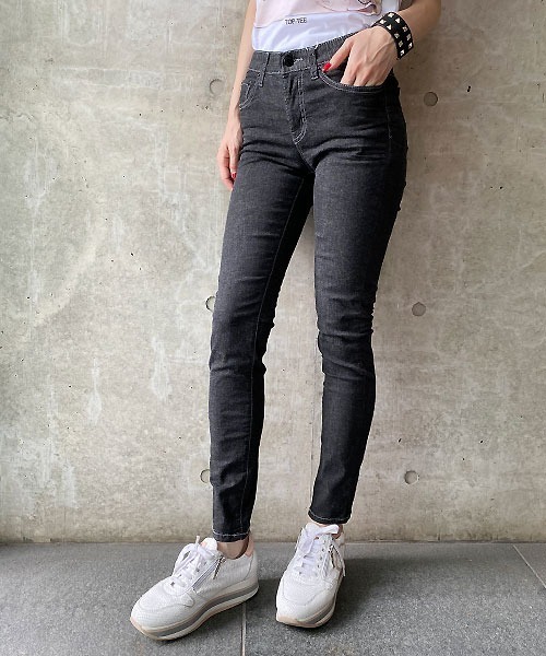 Desert　Rose（デザートローズ）の「【Praia/プライア】ストレッチスキニーデニム（デニムパンツ・レディース・ブラック・MEDIUM/SMALL）」の5枚目の写真