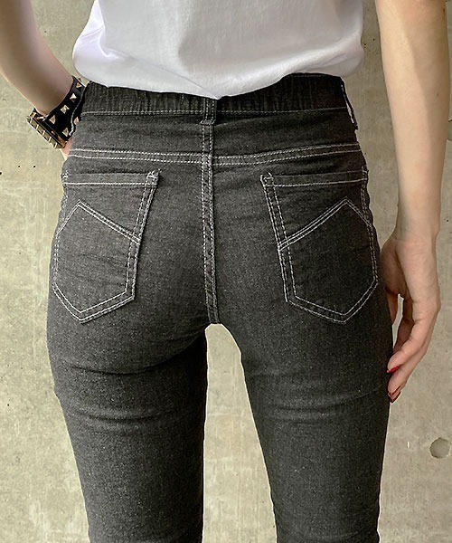 Desert　Rose（デザートローズ）の「【Praia/プライア】ストレッチスキニーデニム（デニムパンツ・レディース・ブラック・MEDIUM/SMALL）」の3枚目の写真