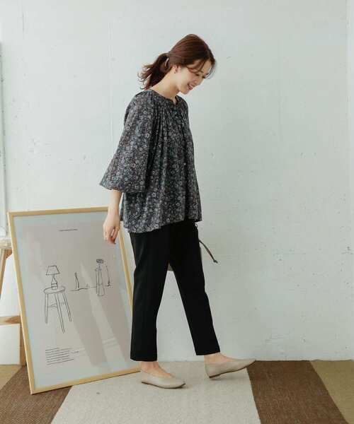 URBAN RESEARCH DOORS（アーバンリサーチドアーズ）の「コットンアラベスクプリントブラウス（シャツ/ブラウス・レディース・ネイビー/ブラウン・ONE）」の11枚目の写真