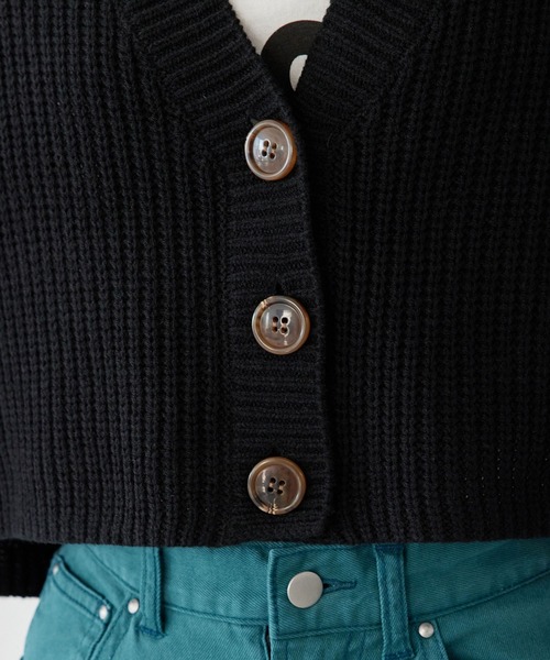 vis-`a-vis（ビサビ）の「【WEB限定】着回し力抜群ショート丈ボリュームスリーブカーディガン（カーディガン/ボレロ・レディース・ブラック/ベージュ/ピンク系その他2・FREE）」の5枚目の写真