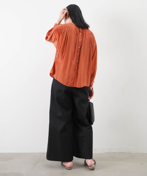 malla（マーラ）の「malla マーラ 割繊2wayギャザーブラウス（シャツ/ブラウス・レディース・アイボリー/ブラック/オレンジ・FREE）」の13枚目の写真