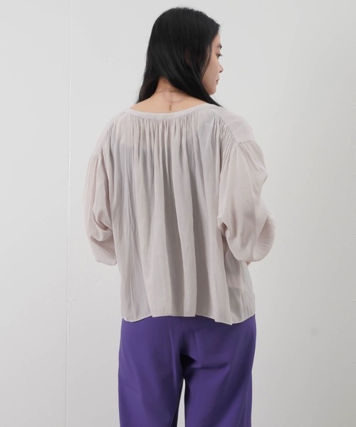 malla（マーラ）の「malla マーラ 割繊2wayギャザーブラウス（シャツ/ブラウス・レディース・アイボリー/ブラック/オレンジ・FREE）」の4枚目の写真