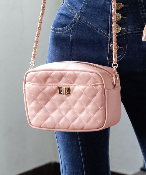 Julia Boutique（ジュリアブティック）の「キルティングスクエアチェーンショルダーバッグ/21600（ショルダーバッグ・レディース・オフホワイト/ブラック/ピンク・ONE）」の3枚目の写真