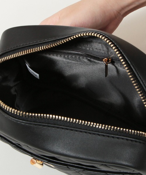 Julia Boutique（ジュリアブティック）の「キルティングスクエアチェーンショルダーバッグ/21600（ショルダーバッグ・レディース・オフホワイト/ブラック/ピンク・ONE）」の5枚目の写真