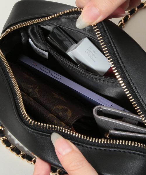 Julia Boutique（ジュリアブティック）の「キルティングスクエアチェーンショルダーバッグ/21600（ショルダーバッグ・レディース・オフホワイト/ブラック/ピンク・ONE）」の9枚目の写真