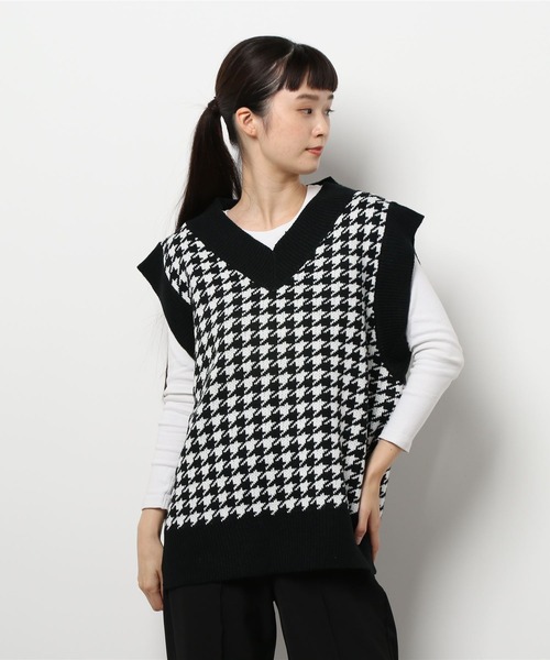 DURAS（デュラス）の「千鳥柄ニットベスト（ベスト・レディース・ホワイト/ブラック・FREE）」の2枚目の写真