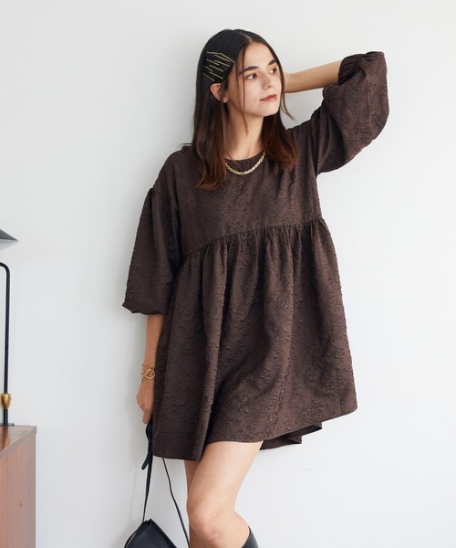 Cheek（チーク）の「花柄膨れジャガードフレアブラウス（チュニック・レディース・アイボリー/ブラック/ブラウン・MEDIUM）」の9枚目の写真