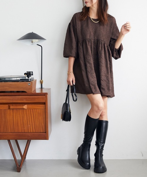 Cheek（チーク）の「花柄膨れジャガードフレアブラウス（チュニック・レディース・アイボリー/ブラック/ブラウン・MEDIUM）」の5枚目の写真