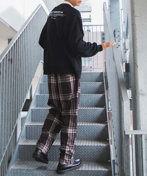 WEGO(ウィゴー)の「WEGO/【WEB限定】ドロップショルダーロゴプリントプルオーバー(スウェット・メンズ・ブラウン系その他/ホワイト/ホワイト系その他/ダークグリーン/ブラック/オートミール/スミクロ/ネイビー・LARGE/MEDIUM)」の18枚目の写真