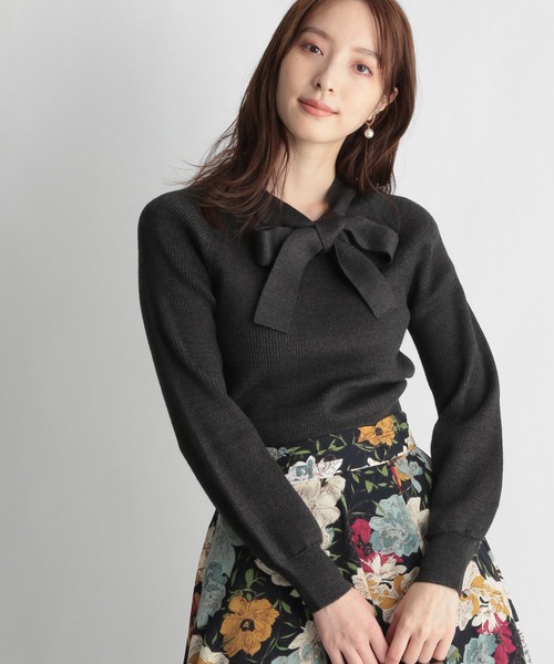 Andemiu(アンデミュウ)の「【吸湿発熱機能付き】リブボウタイ2WAYニット239202(ニット/セーター・レディース・ブラック/ブルー/ベージュ・FREE)」の2枚目の写真