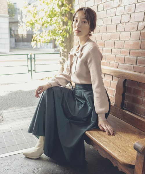 Andemiu(アンデミュウ)の「【吸湿発熱機能付き】リブボウタイ2WAYニット239202(ニット/セーター・レディース・ブラック/ブルー/ベージュ・FREE)」の5枚目の写真