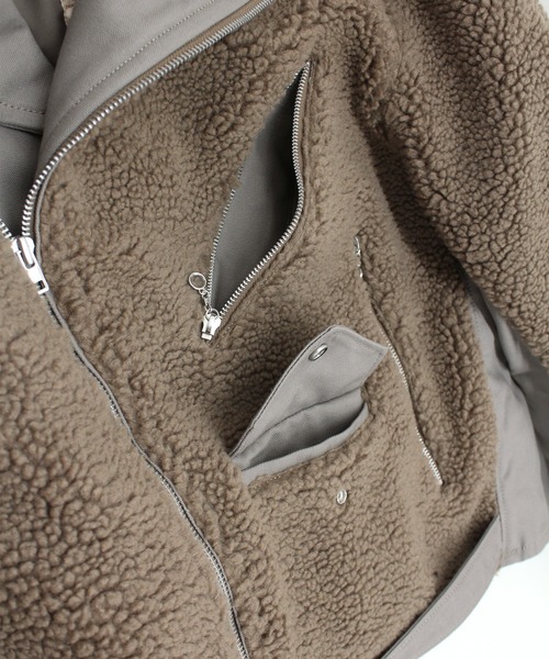 RNA（アールエヌエー）の「J2002 ボアコンビＢＩＧライダース（ライダースジャケット・レディース・ベージュ/キナリ/ブラック・MEDIUM）」の14枚目の写真