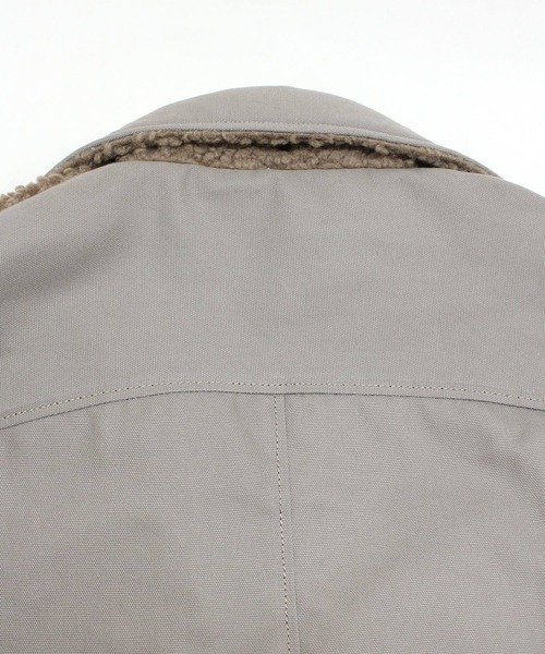 RNA（アールエヌエー）の「J2002 ボアコンビＢＩＧライダース（ライダースジャケット・レディース・ベージュ/キナリ/ブラック・MEDIUM）」の12枚目の写真