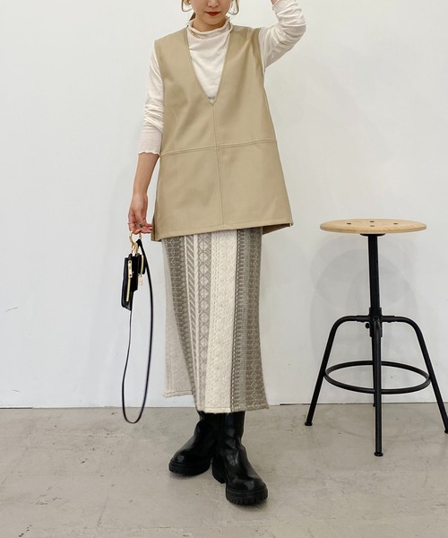 CAPRICIEUX LE'MAGE（カプリシューレマージュ）の「フェイクレザーベスト（ベスト・レディース・ブラック/ベージュ・FREE）」の16枚目の写真