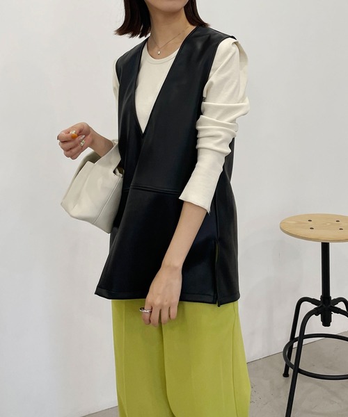 CAPRICIEUX LE'MAGE（カプリシューレマージュ）の「フェイクレザーベスト（ベスト・レディース・ブラック/ベージュ・FREE）」の19枚目の写真