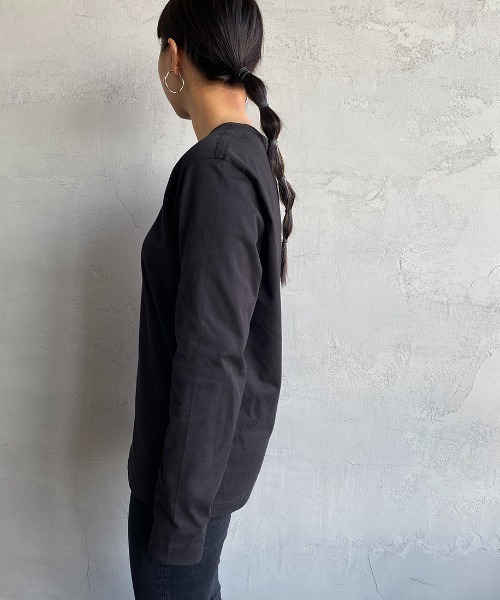 LACOSTE（ラコステ）の「【WEB限定】[LACOSTE/ラコステ] ワンポイントロゴ クルーネックロンT（Tシャツ/カットソー・レディース・グレー/ブラック/ホワイト/ネイビー・3/4/5/6）」の18枚目の写真