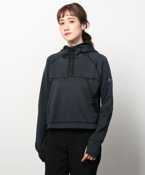 DESCENTE(デサント)の「デサント HEATNAVIハーフZIPパーカー(その他アウター・レディース・ブラック/ネイビー/レッドパープル・M/L)」の2枚目の写真